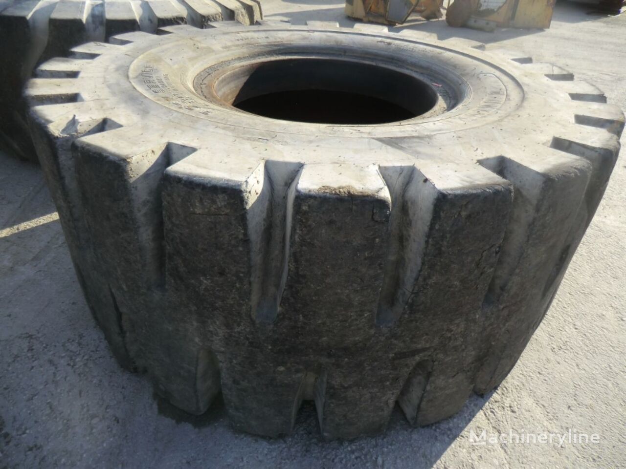 anvelopa pentru greder 35.65-33 L-5 TIRE