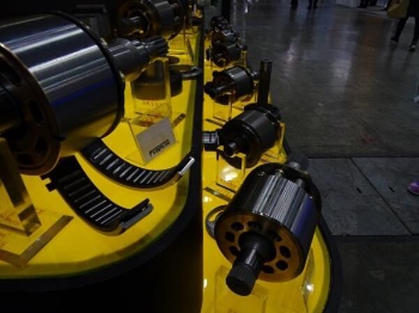pompă hidraulică PV90R250 İÇ GRUP pentru cilindru compactor Liebherr