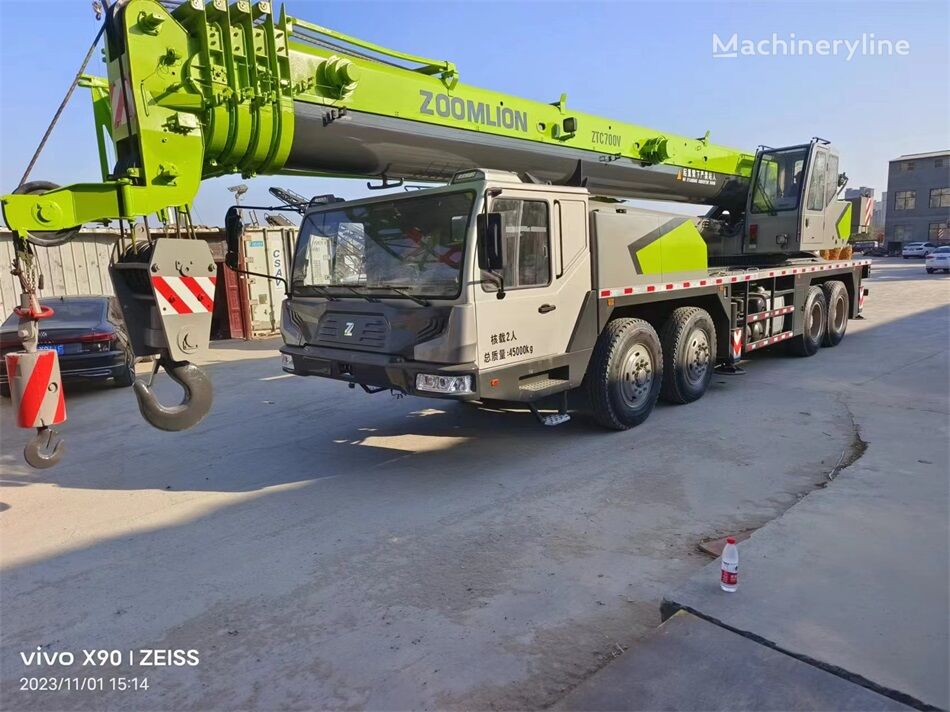 automacara Zoomlion QY70V ZTC700V QY70K STC700 TG700E NK700E 70 ton used truck mobil