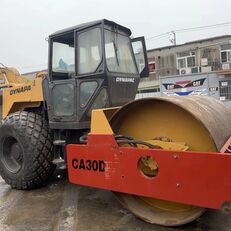 cilindru compactor pentru terasamente Dynapac CA30D nou