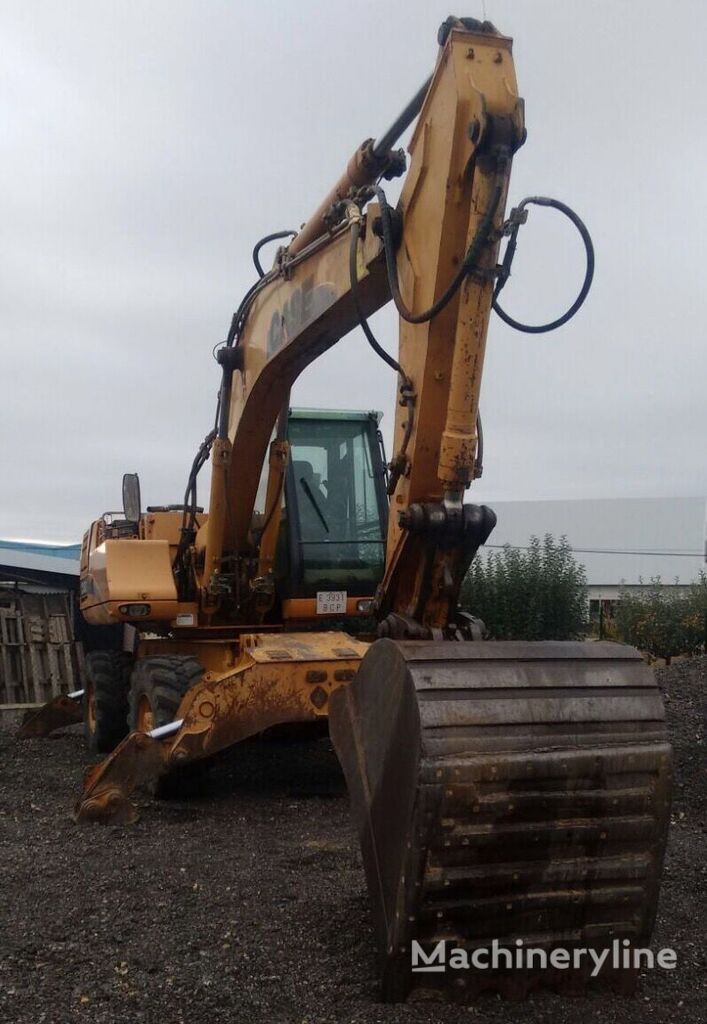 excavator pe roţi Case WX200