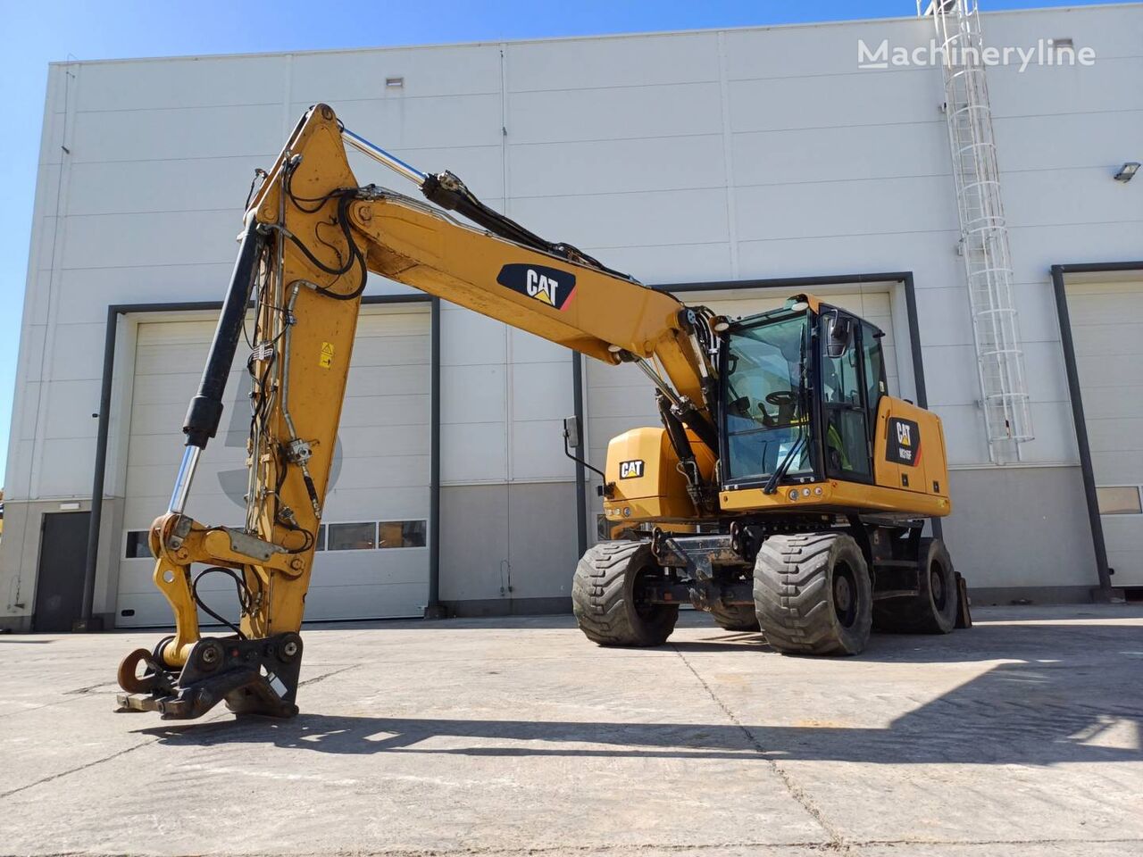 excavator pe roţi Caterpillar M316F