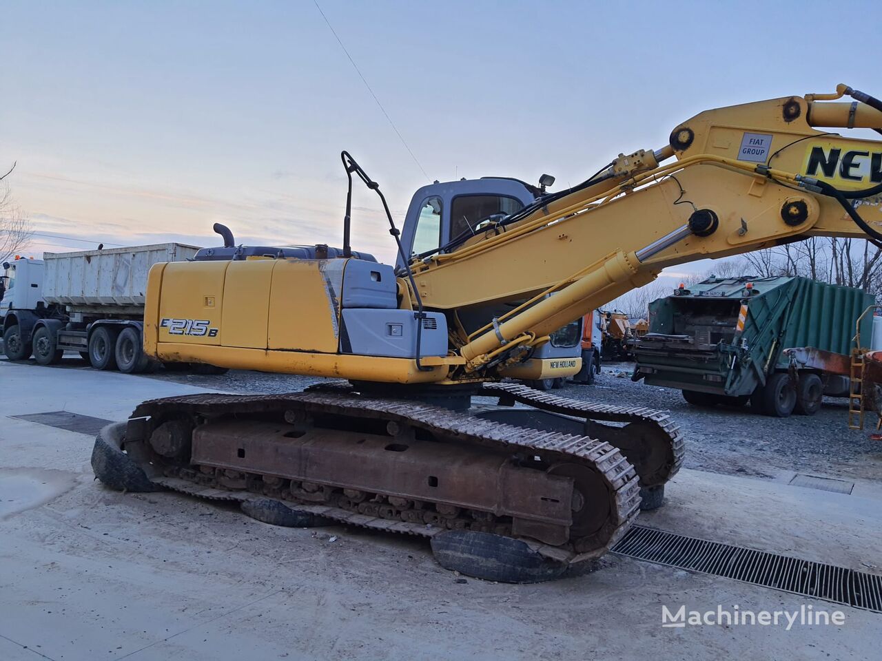 excavator pe şenile New Holland E215B