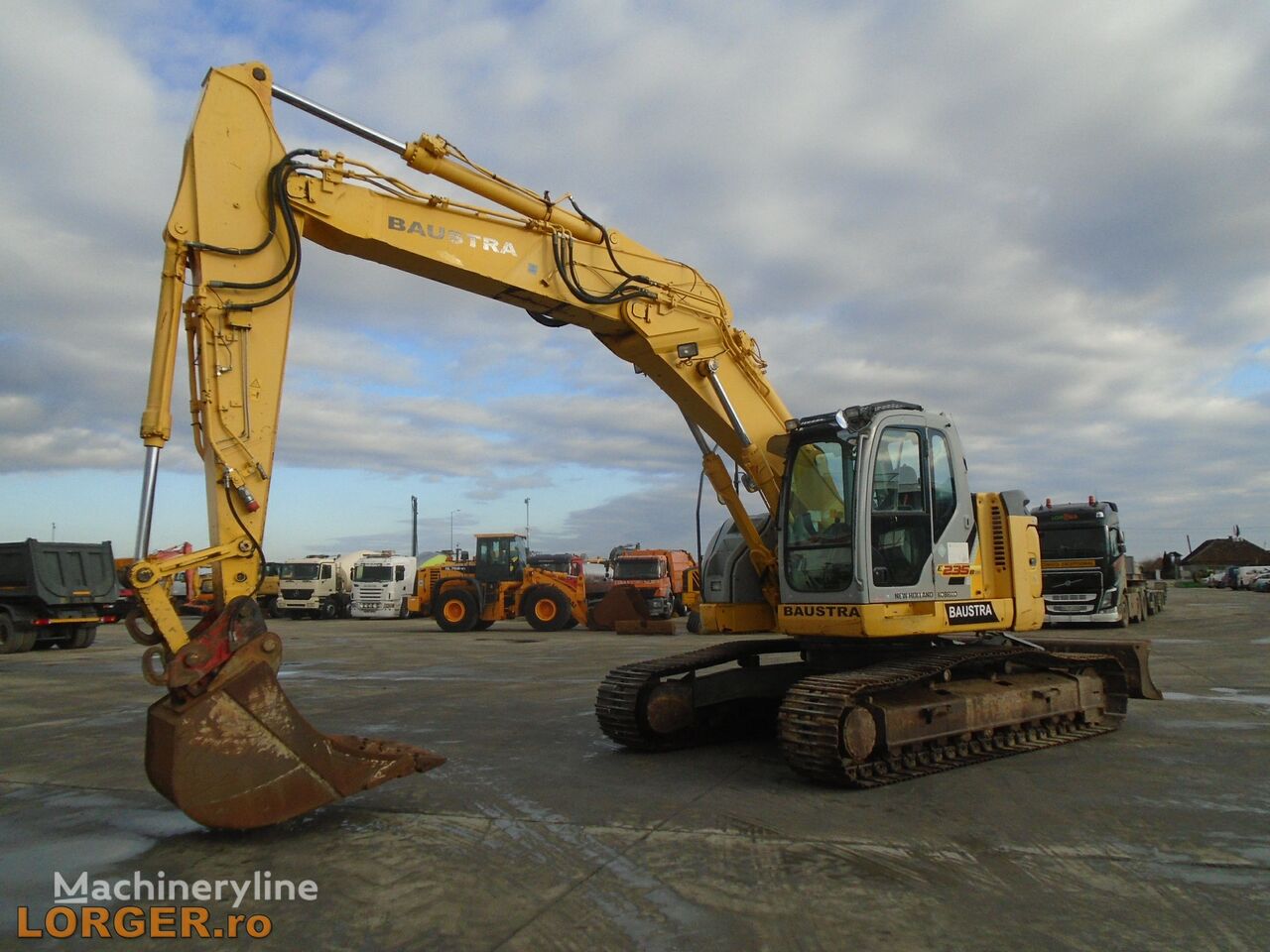 excavator pe şenile New Holland E235B SR-2